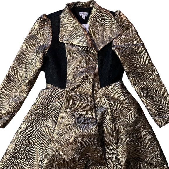 Making the Cut Season 3 Winning Look Jeanette's Metallic Gold Jacquard Coat - Picture 10 of 14